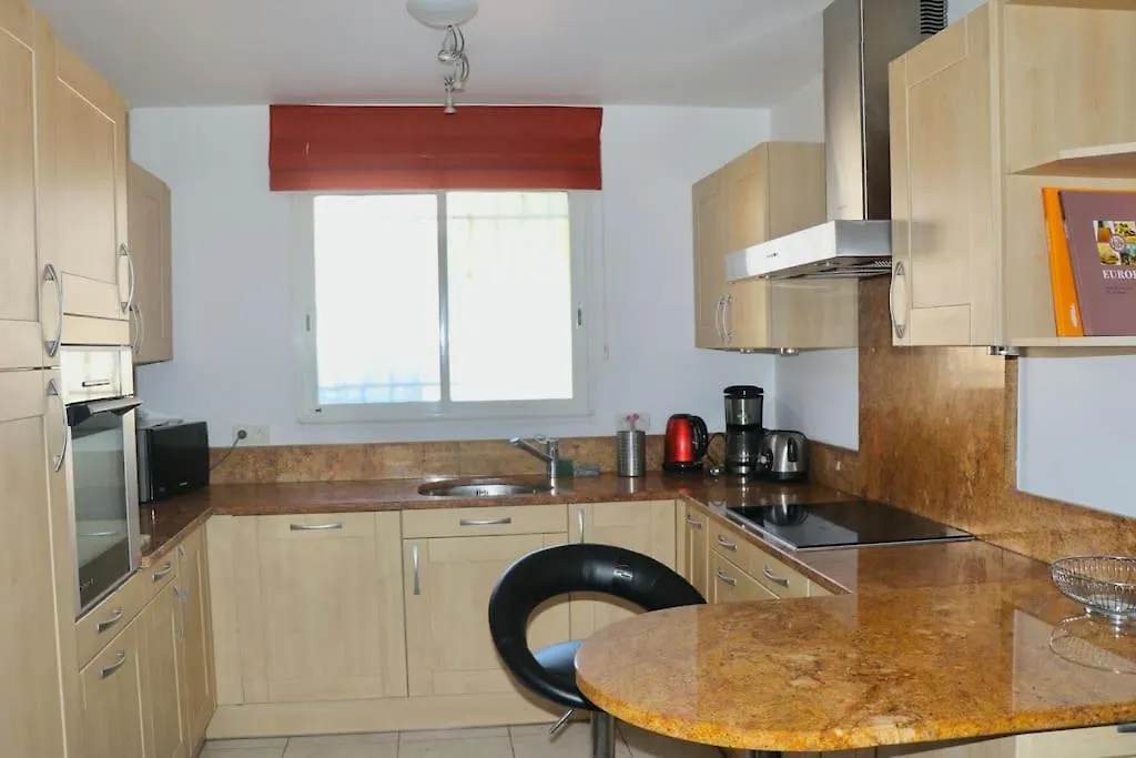 Villa Moderne Vue Mer Et Collines Aux Portes Des Calanques La Ciotat 0*,  France