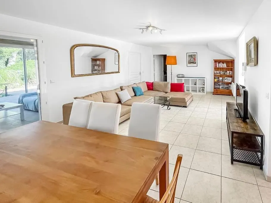 Holiday home Villa Moderne Vue Mer Et Collines Aux Portes Des Calanques La Ciotat